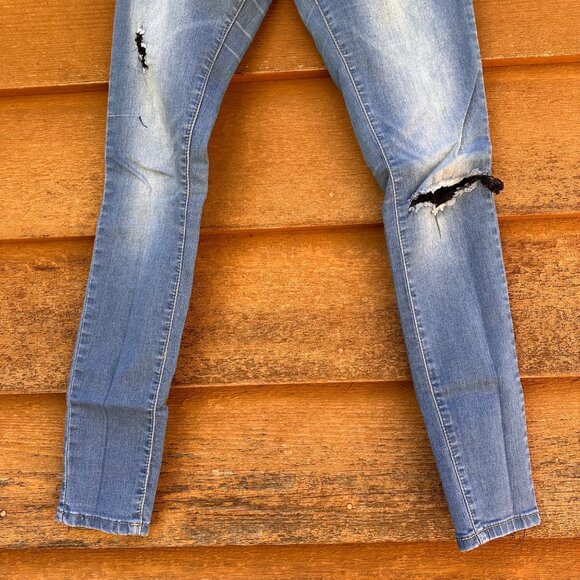 VIP Jeans Street Denim SD2-7455B Light Blue Distressed Low Rise Jeans Size 7/8 - Picture 5 of 10